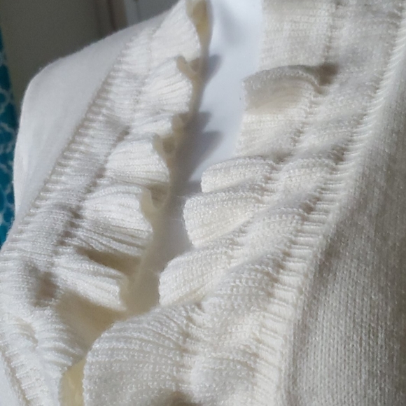 Cardigan - Picture 2 of 11